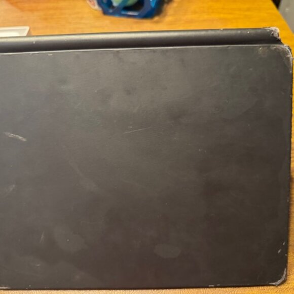 Apple Magic Keyboard for iPad Pro 12.9 inch with Dracool Apple Pencil insert - Picture 8 of 13